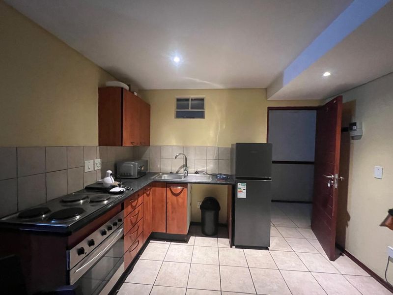 Bachelor Unit – Prime Braamfontein Investment Opportunity - Photo 2