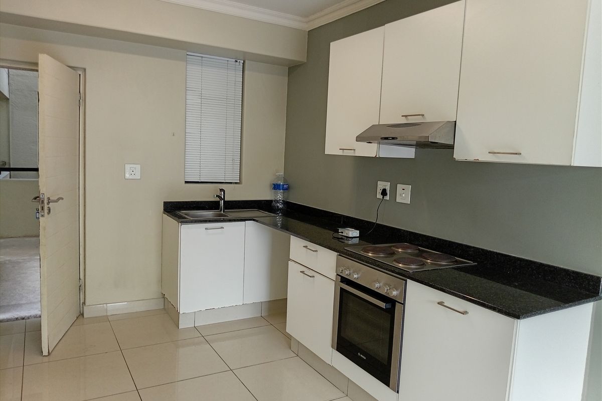 Cozy Apartment in Prime Location! - Photo 3