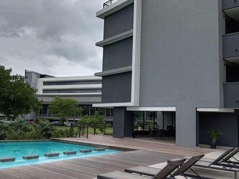 *Modern Luxury in Umhlanga Ridge!!* - Photo 2