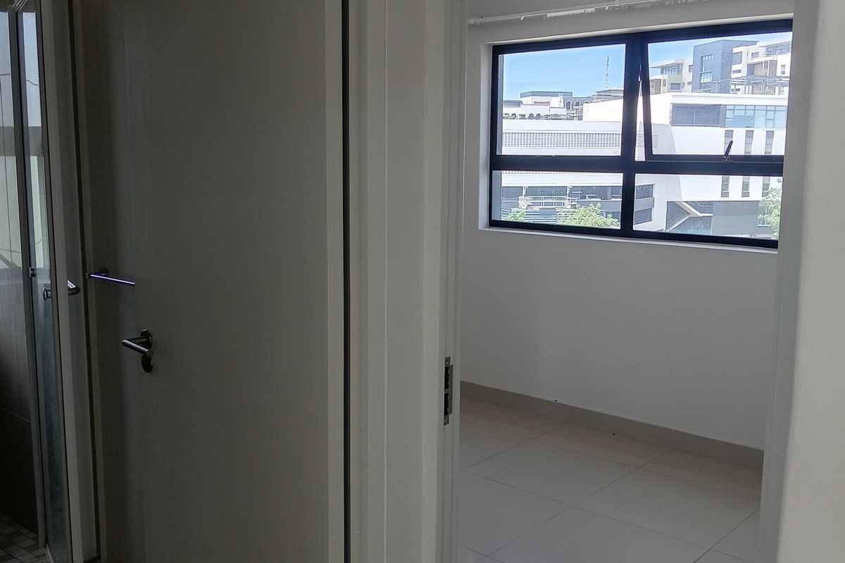 *Modern Luxury in Umhlanga Ridge!!* - Photo 5
