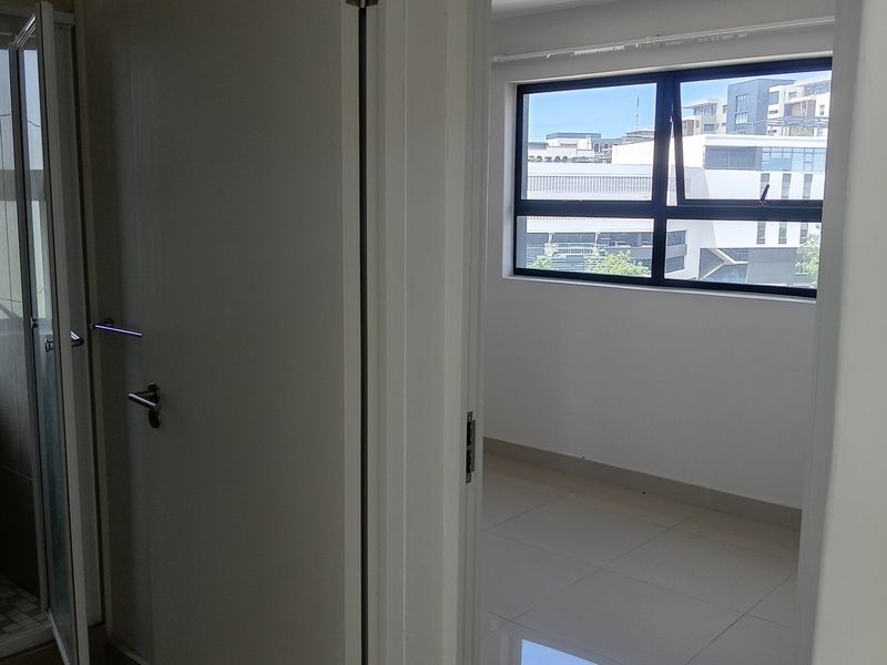 *Modern Luxury in Umhlanga Ridge!!* - Photo 5