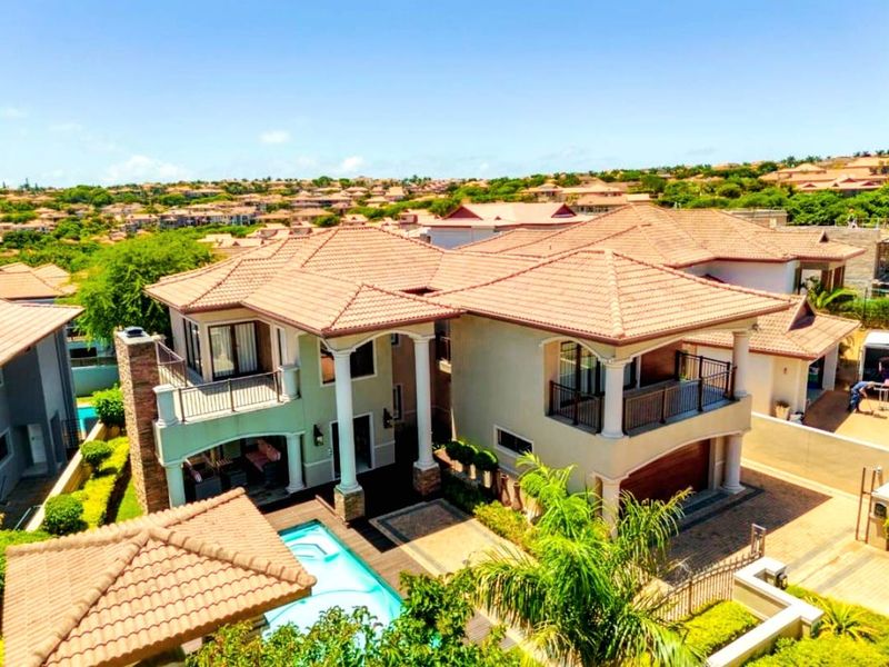 FOR SALE: Stunning 6 Bedroom, 5 Bathroom Double Story Luxury Villa – Izinga, Umhlang - Photo 1