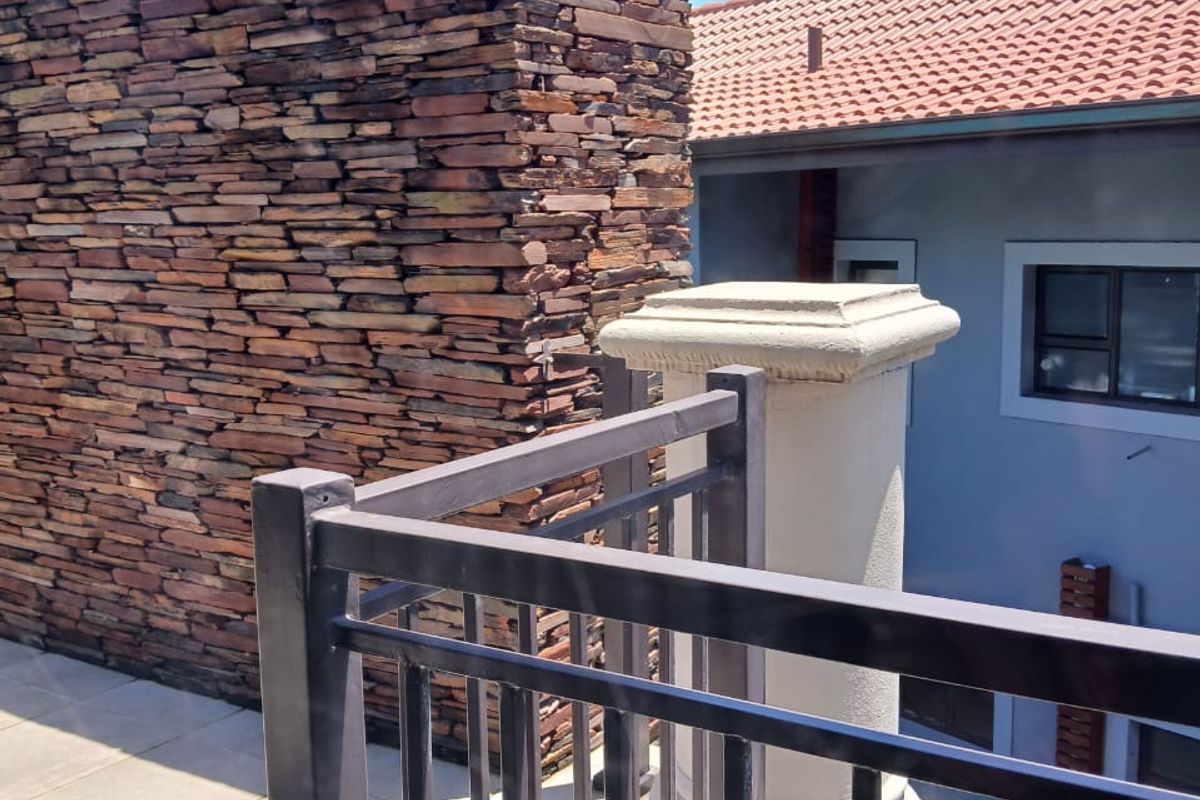 FOR SALE: Stunning 6 Bedroom, 5 Bathroom Double Story Luxury Villa – Izinga, Umhlang - Photo 2