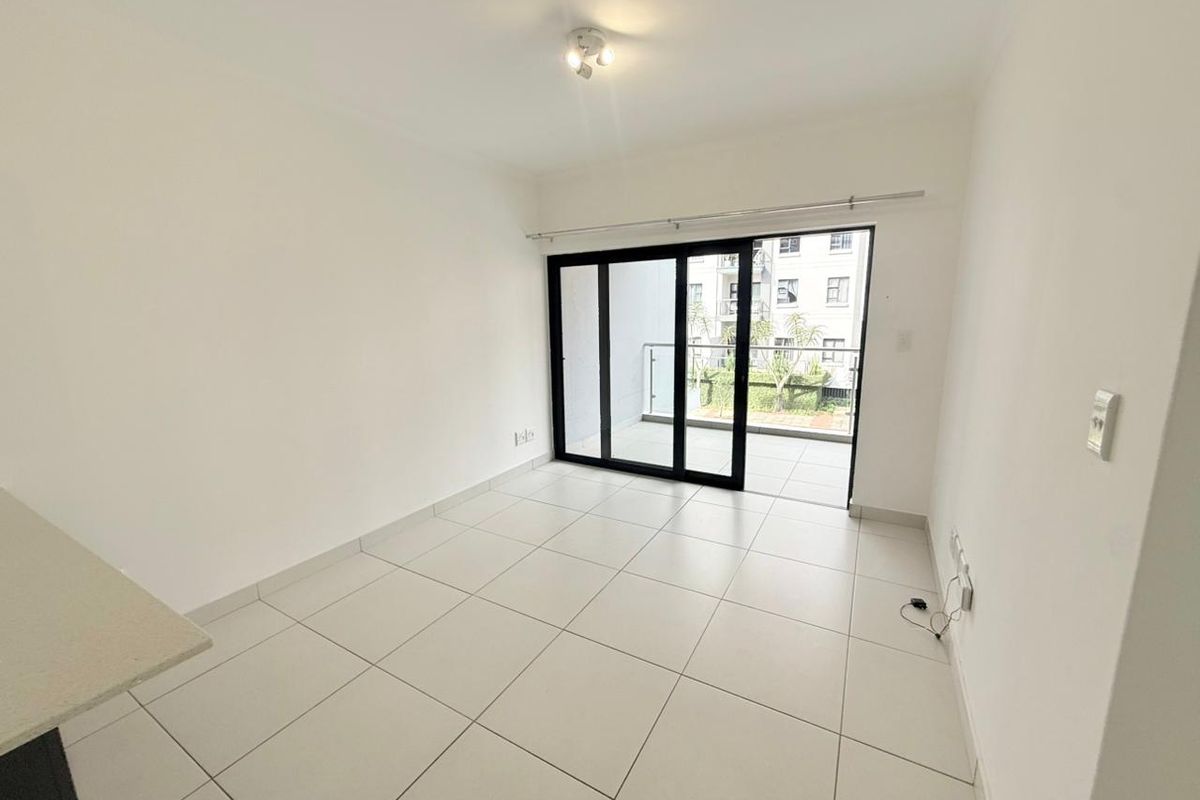 Modern 2 bedroom pet friendly apartment - Photo 4