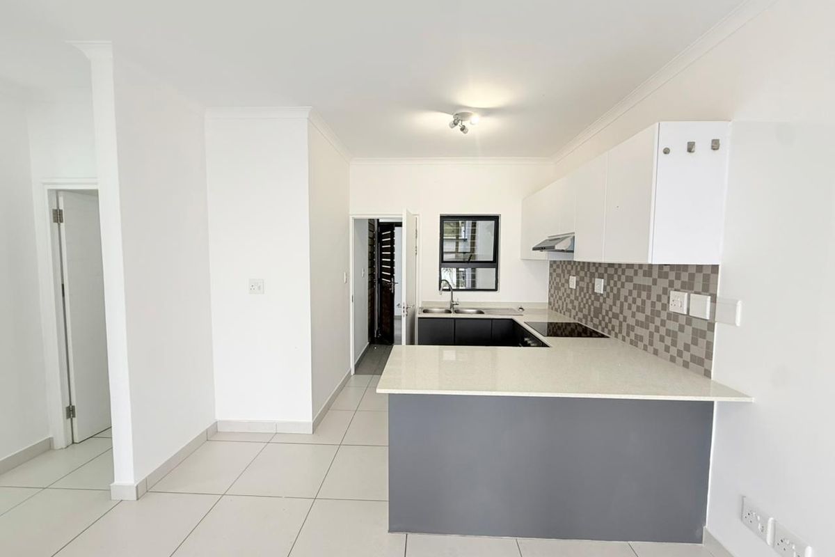 Modern 2 bedroom pet friendly apartment - Photo 3