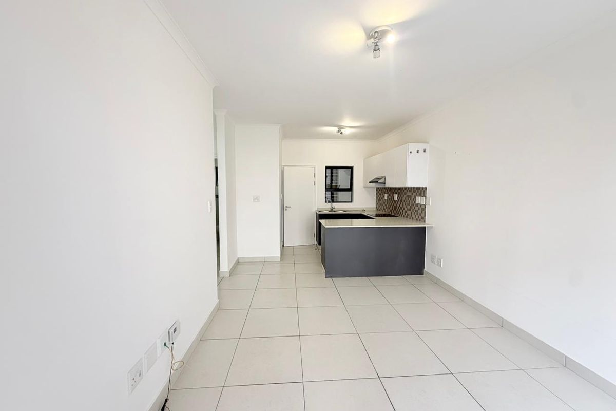 Modern 2 bedroom pet friendly apartment - Photo 5