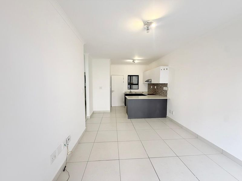 Modern 2 bedroom pet friendly apartment - Photo 5