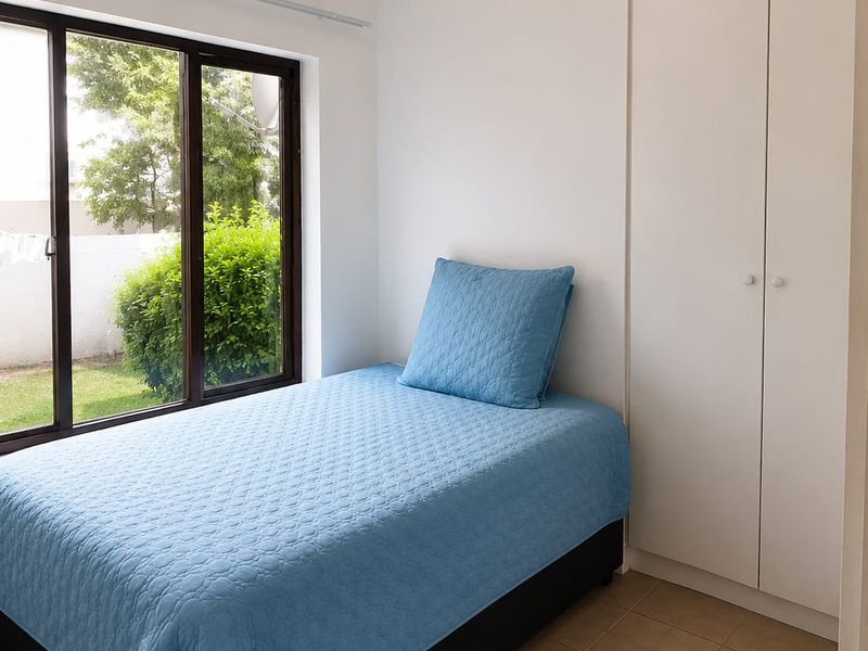 2 Bedroom Flat For Sale in Helderwyk - Photo 7