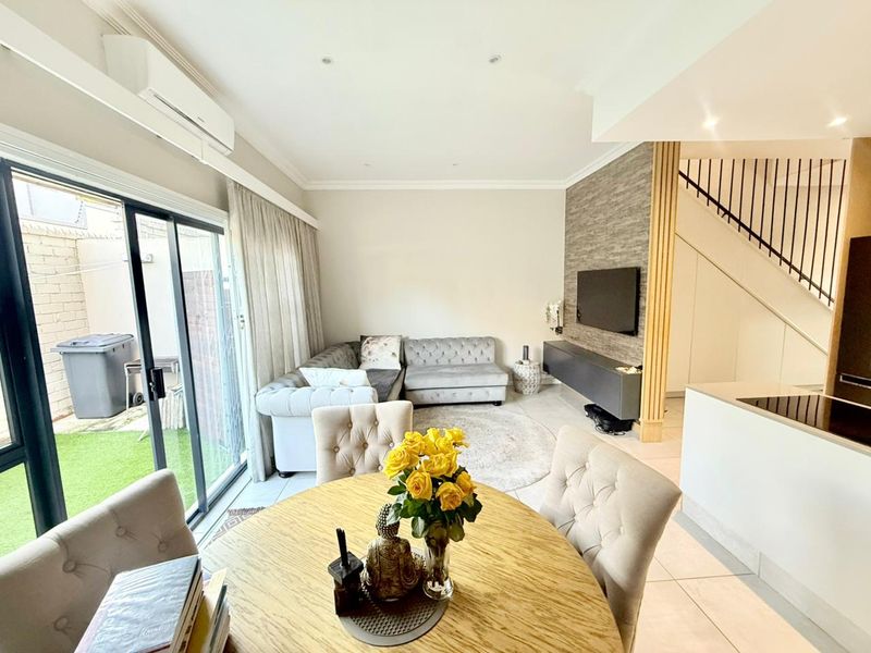 Stunning 4 bedroom townhouse In Morningside - Photo 6