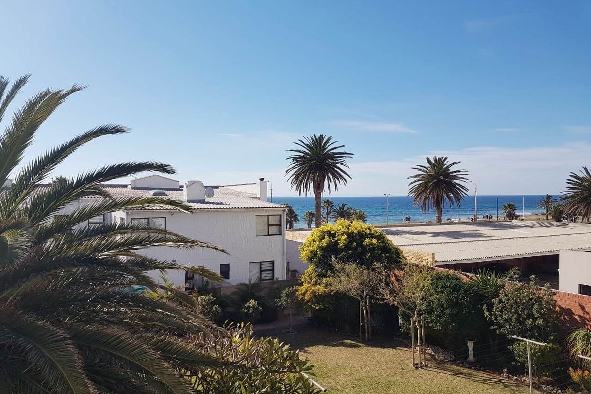 SUMMERSTRAND SEMI-FURNISHED STUDIO APARTMENT FOR RENT - Photo 2