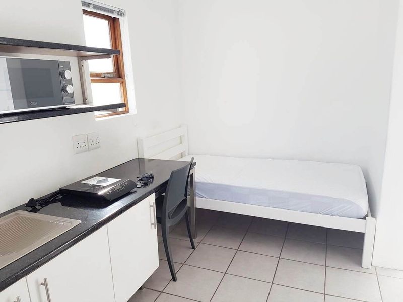 SUMMERSTRAND SEMI-FURNISHED STUDIO APARTMENT FOR RENT - Photo 4
