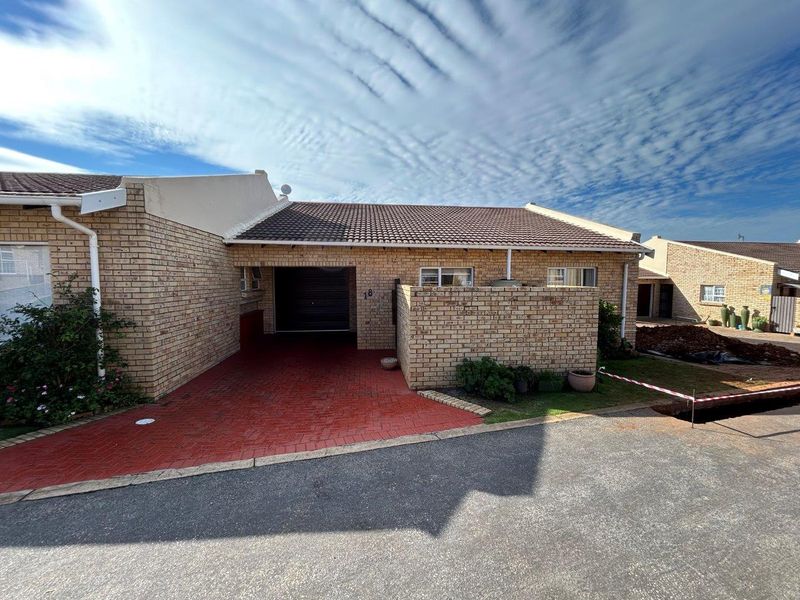 IMMACULATE 2 BEDROOM SECTIONAL TITLE UNIT IN SOUGHT AFTER UPMARKET EDENGLEN RETIREMENT VILLAGE - Photo 4
