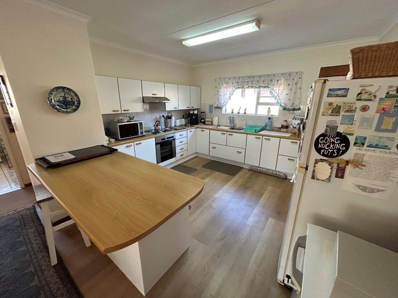 IMMACULATE 2 BEDROOM SECTIONAL TITLE UNIT IN SOUGHT AFTER UPMARKET EDENGLEN RETIREMENT VILLAGE - Photo 7