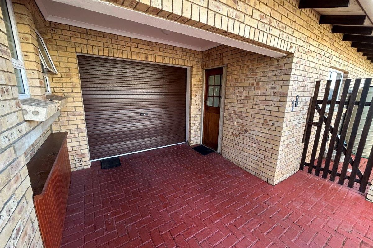 IMMACULATE 2 BEDROOM SECTIONAL TITLE UNIT IN SOUGHT AFTER UPMARKET EDENGLEN RETIREMENT VILLAGE - Photo 5