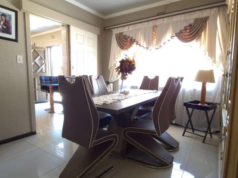 Neat home for the extended family - Photo 7