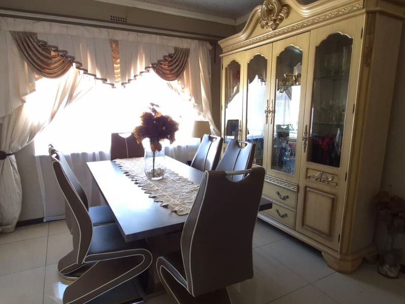 Neat home for the extended family - Photo 6