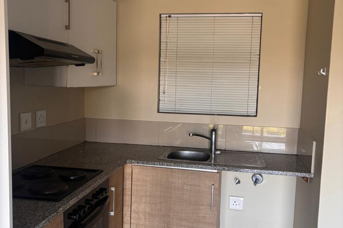 3 Bedroom Apartment Available for Rent - Photo 4