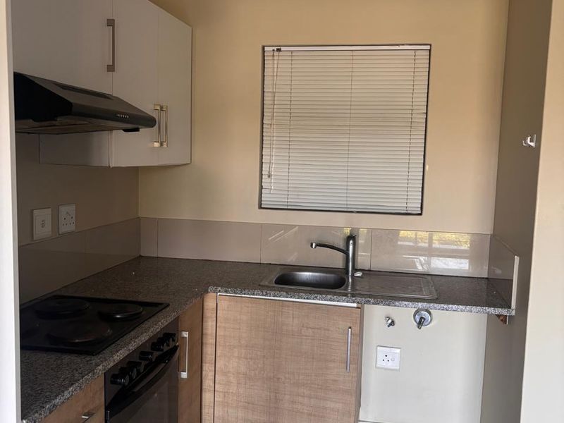 3 Bedroom Apartment Available for Rent - Photo 4