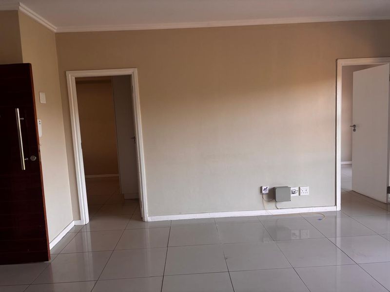 3 Bedroom Apartment Available for Rent - Photo 7