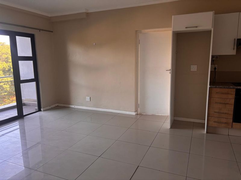 3 Bedroom Apartment Available for Rent - Photo 8