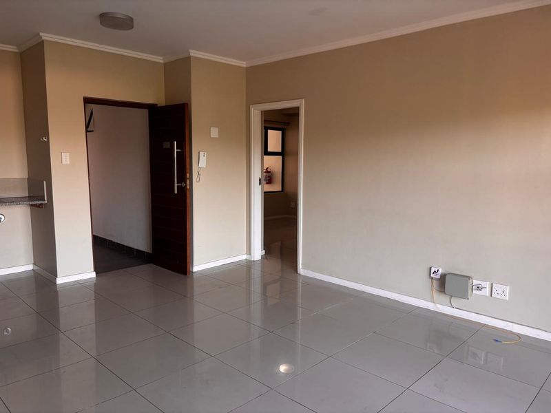 3 Bedroom Apartment Available for Rent - Photo 6