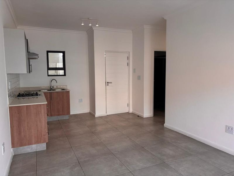 2 Bedroom Apartment Available for Rent - Photo 3
