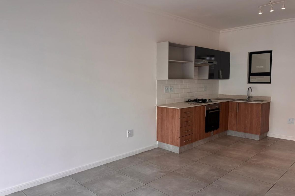 2 Bedroom Apartment Available for Rent - Photo 5