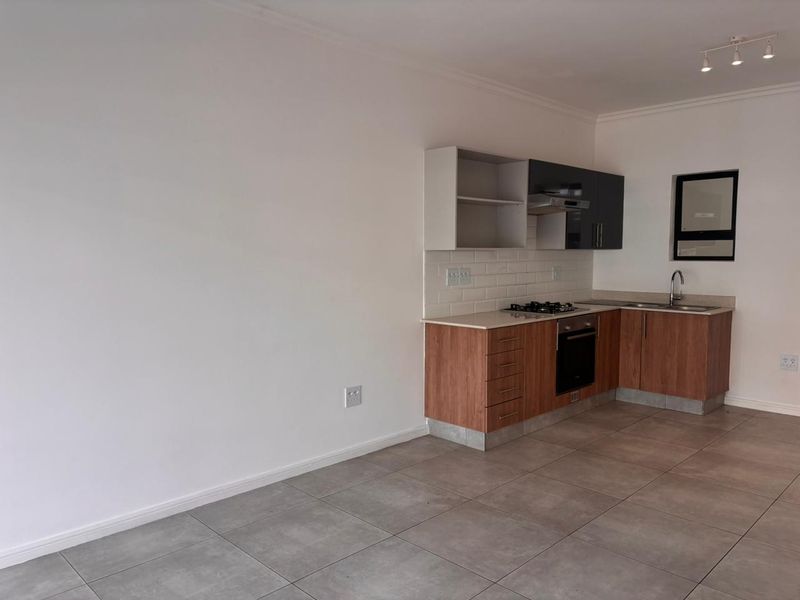 2 Bedroom Apartment Available for Rent - Photo 5