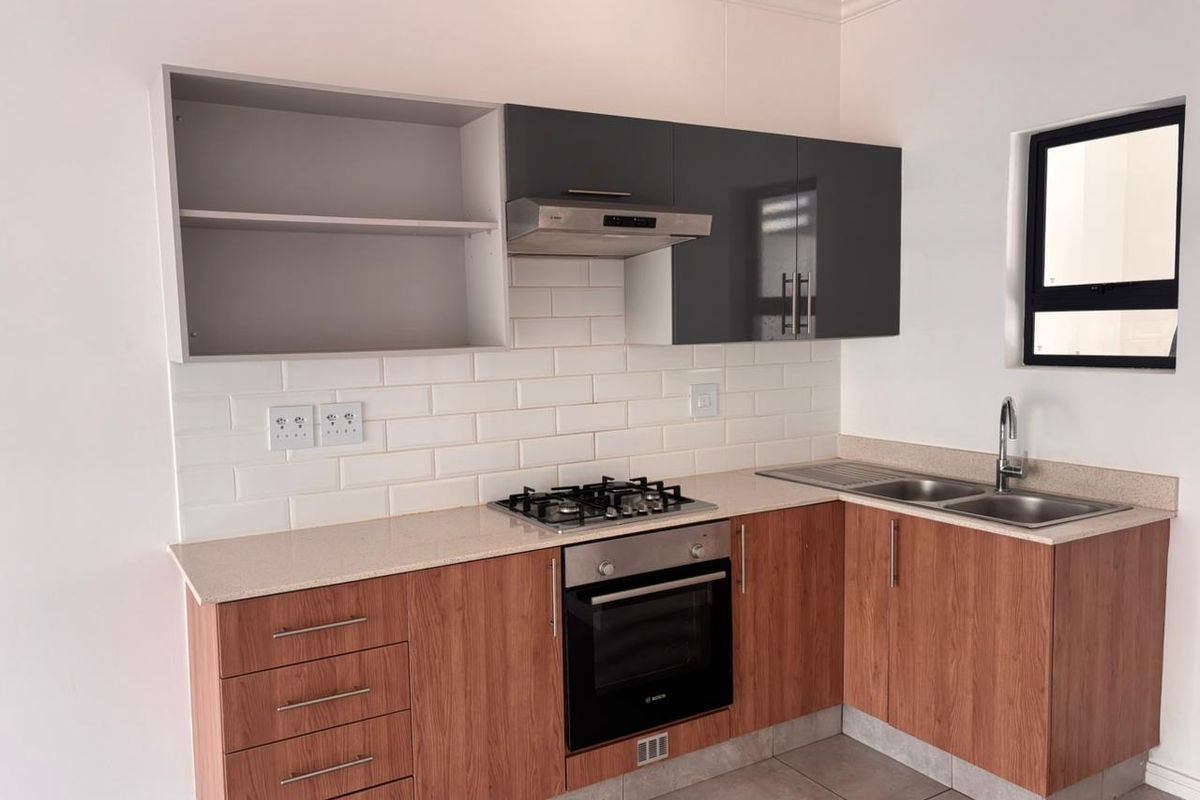 2 Bedroom Apartment Available for Rent - Photo 2