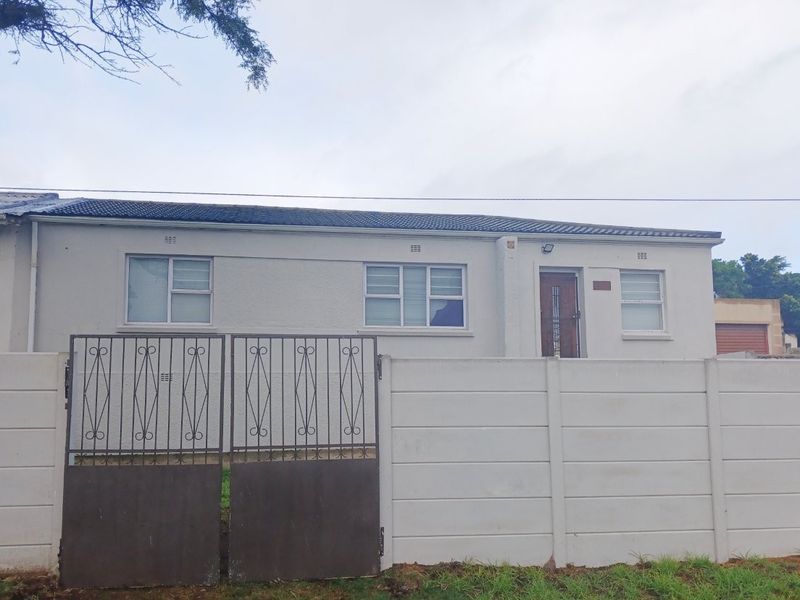 3 Bedroom Home with Excellent Growth Potential in Sidwell - Photo 2