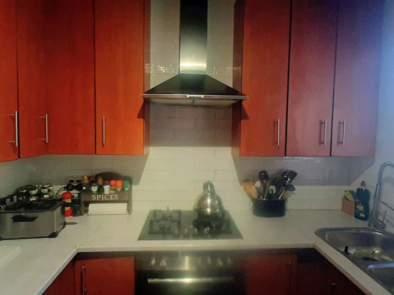 Upmarket Entertainer’s Dream Home! - Photo 9