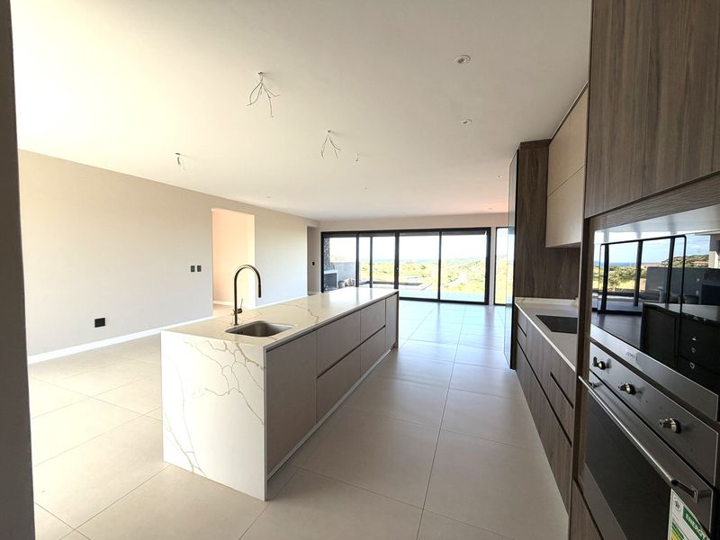CONTEMPORARY FREESTANDING HOME – ZIMBALI LAKES ESTATE - Photo 8