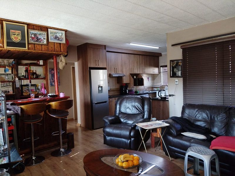 Welcome to effortless living in the heart of Bonaero Park — the perfect lock-up-and-go townhouse - Photo 5