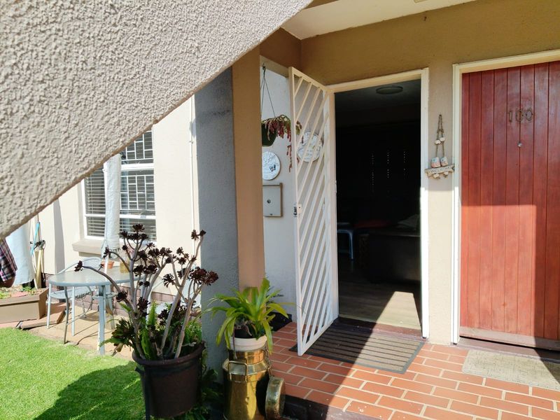 Welcome to effortless living in the heart of Bonaero Park — the perfect lock-up-and-go townhouse - Photo 4