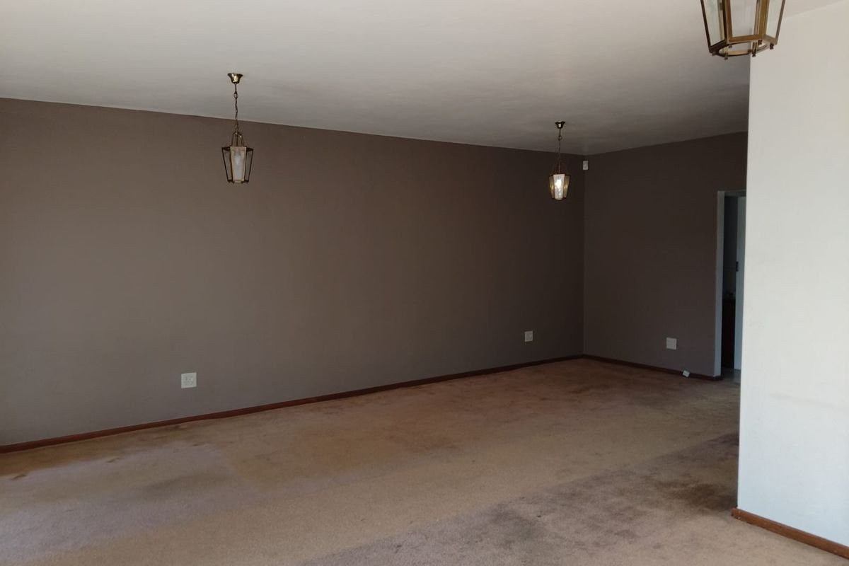 Duplex situated in the sought-after suburb of Aston Manor - Photo 4