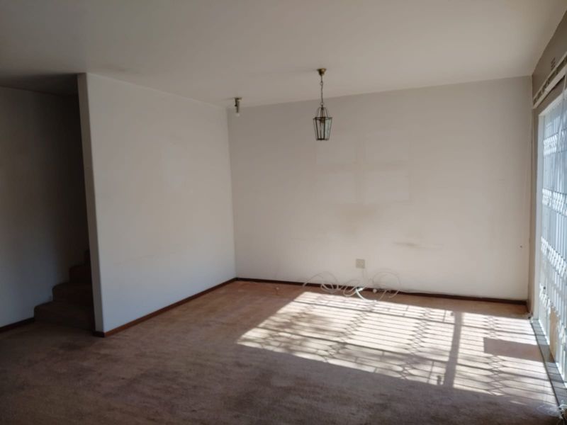 Duplex situated in the sought-after suburb of Aston Manor - Photo 5