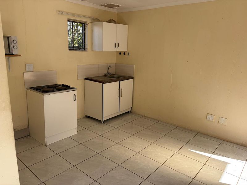 Bachelor apartment to let - Photo 6