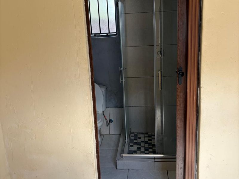 Bachelor apartment to let - Photo 9