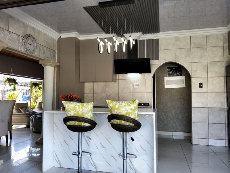 Perfectly Crafted for Family Living - Photo 9