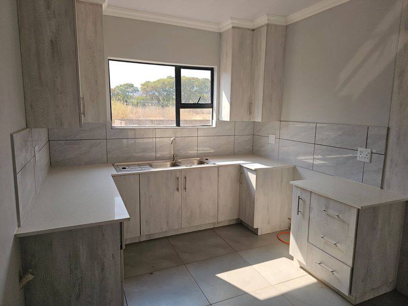 Spacious 2-Bedroom Flats — The Clarinet Estate, Hartbeespoort - Photo 8