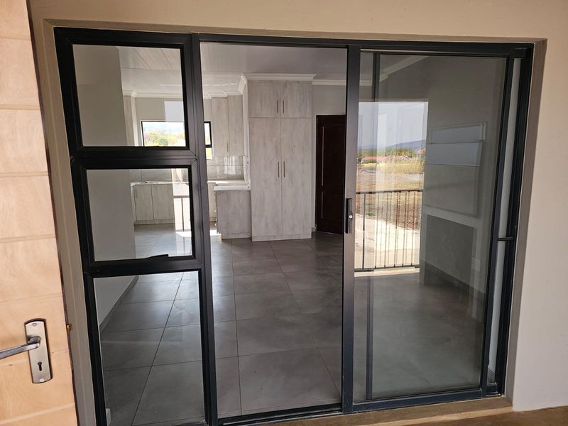 Spacious 2-Bedroom Flats — The Clarinet Estate, Hartbeespoort - Photo 6