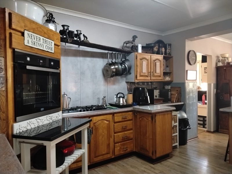 3 Bedroom House for sale in Sunair Park - Photo 3