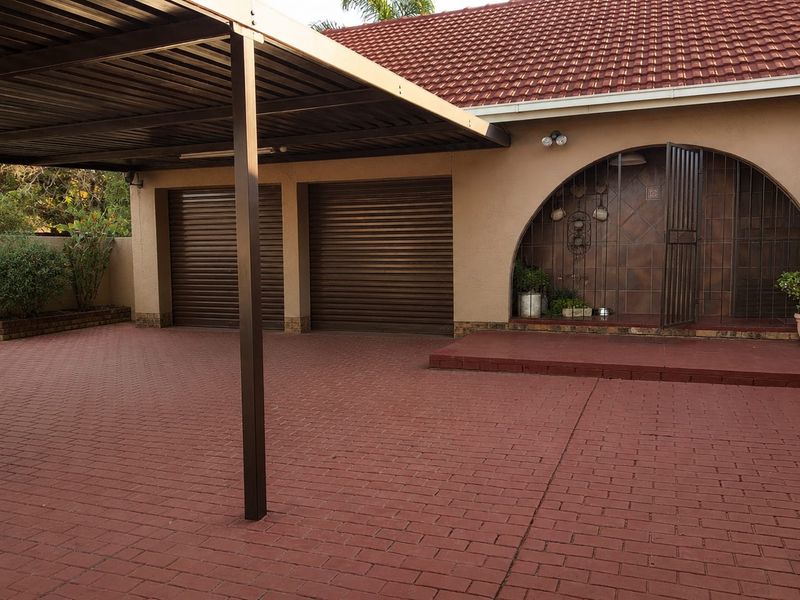 3 Bedroom House for sale in Sunair Park - Photo 2