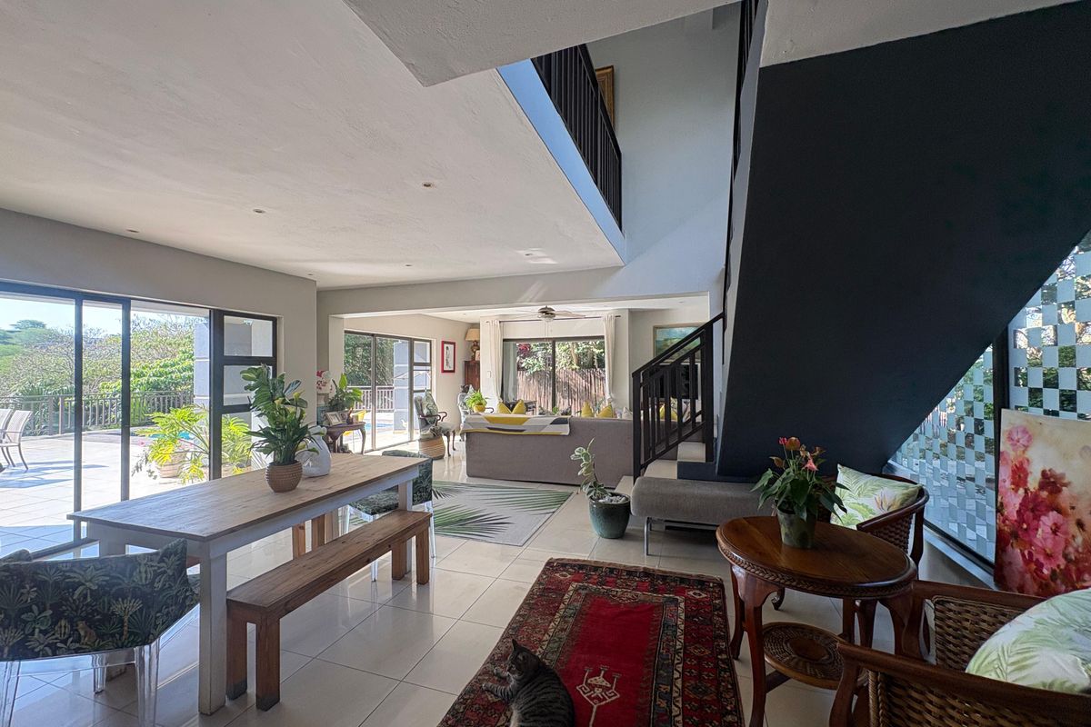 THE PERFECT COASTAL ESTATE LIVING. - Photo 3