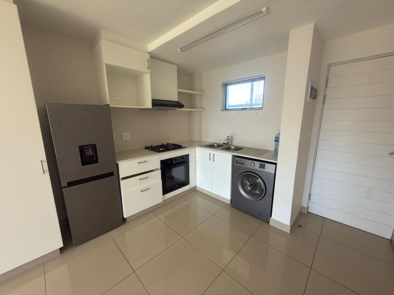 1 bedroom modern apartment in umhlanga - Photo 1