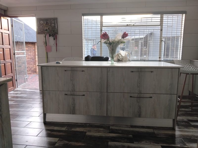 3 Bedroom House with Flatlet  For Sale in Brakpan Central - Photo 1