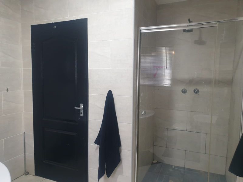 3 Bedroom House with Flatlet  For Sale in Brakpan Central - Photo 9