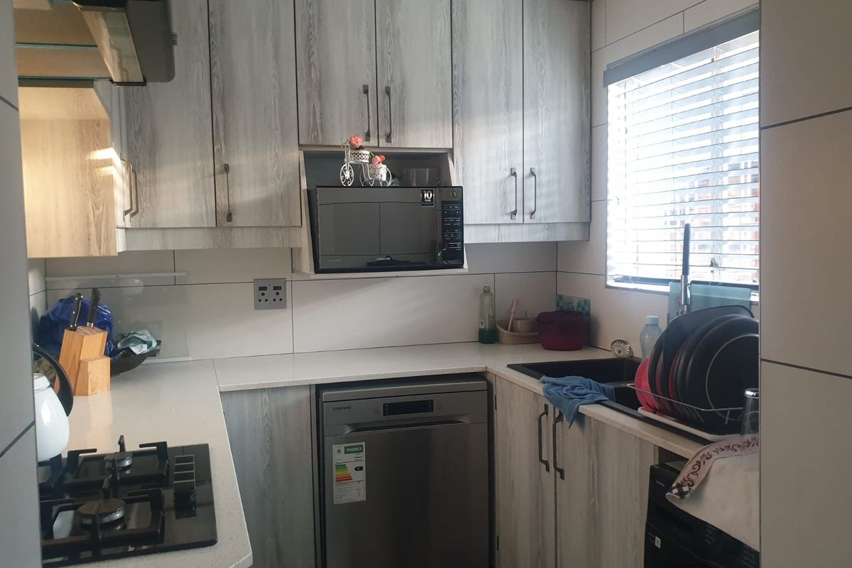 3 Bedroom House with Flatlet  For Sale in Brakpan Central - Photo 5