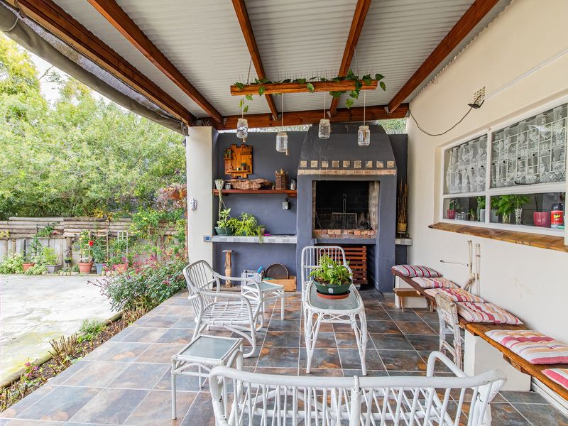 Charming Tranquil Freestanding Home with Airbnb Potential in Porterville - Photo 8
