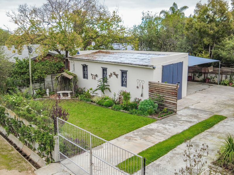 Charming Tranquil Freestanding Home with Airbnb Potential in Porterville - Photo 5